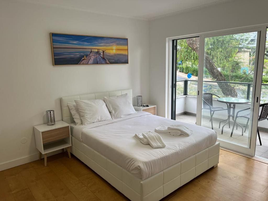 Oieras Beach Suite 2 - Large Double Room With En-Suite Bathroom And Balcony Oeiras Exteriér fotografie